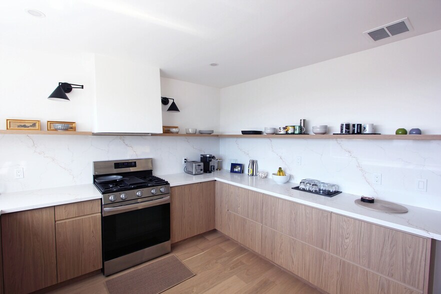 1914 Pelican Ave, San Pedro, CA à vendre - Photo de l’immeuble – Image 3 sur 51