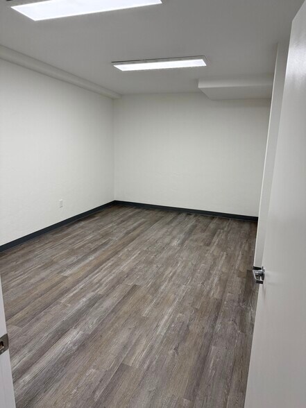 821 S Auburn St, Kennewick, WA à louer - Photo de l’immeuble – Image 3 sur 6