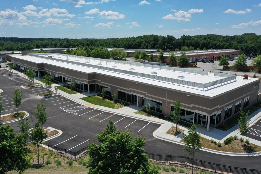 16901 Melford Blvd, Bowie, MD à louer - Photo de l’immeuble – Image 2 sur 39