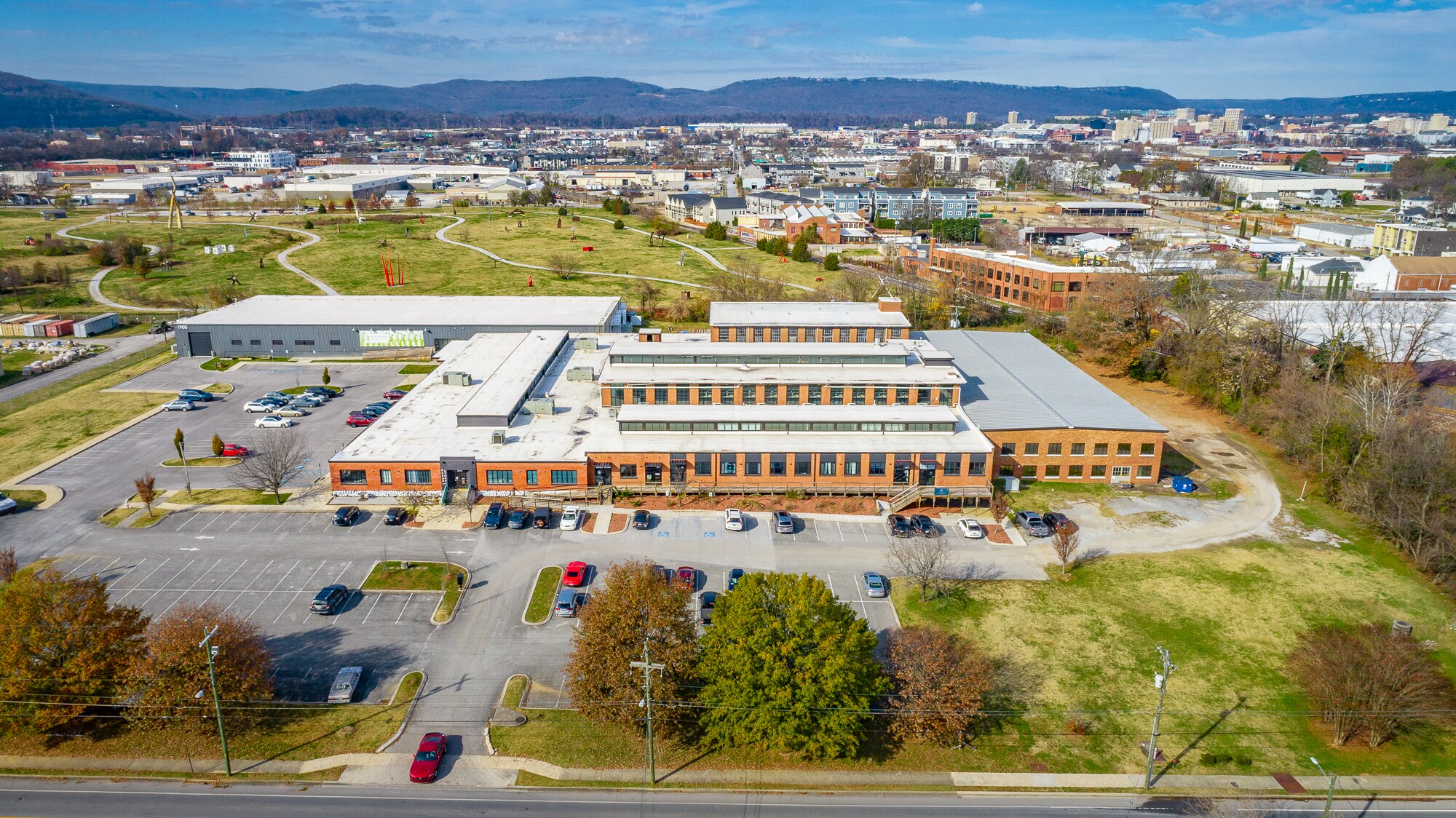 1601 S Holtzclaw Ave, Chattanooga, TN à louer Photo principale– Image 1 sur 82
