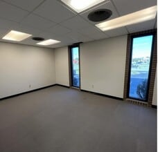 2111 W Lincoln Hwy, Merrillville, IN à louer Photo intérieure– Image 2 sur 4