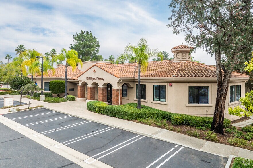 29803 Santa Margarita Pky, Rancho Santa Margarita, CA à vendre - Photo principale – Image 1 sur 7