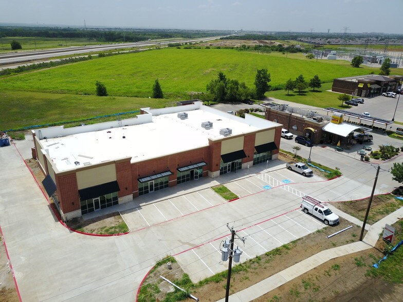1450 Debbie Ln, Arlington, TX à louer - Photo principale – Image 1 sur 3