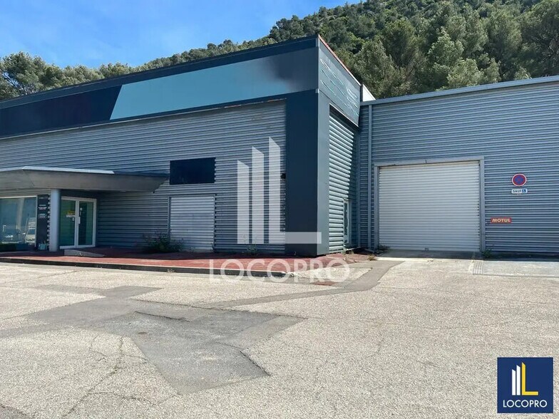 Local commercial dans Gémenos à louer - Photo de l’immeuble – Image 3 sur 9