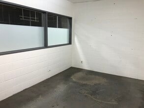 6700-6800 NE 59th Pl, Portland, OR à louer Photo intérieure– Image 2 sur 13