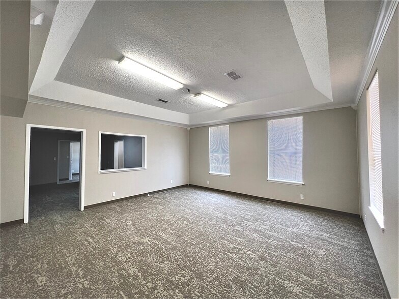 14006 Old Highway 59 N, Splendora, TX à louer - Photo intérieure – Image 2 sur 12