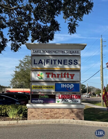 2447 N Wickham Rd, Melbourne, FL à louer - Photo de l’immeuble – Image 3 sur 5