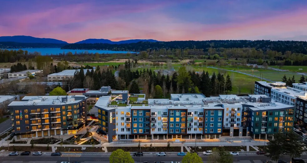 16001-16500 NE Redmond Way, Redmond, WA à louer - Photo de l’immeuble – Image 1 sur 2