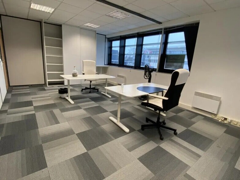 Bureau dans Saint-Grégoire à louer - Photo intérieure – Image 2 sur 10