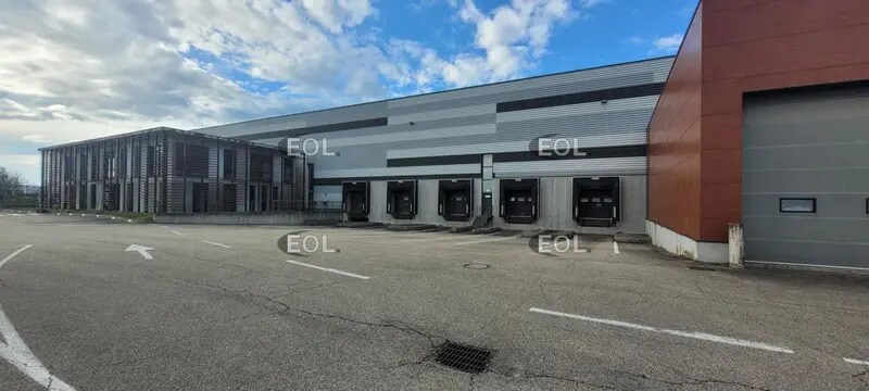 Industriel/Logistique dans Bourg-en-Bresse à louer - Photo de l’immeuble – Image 2 sur 11