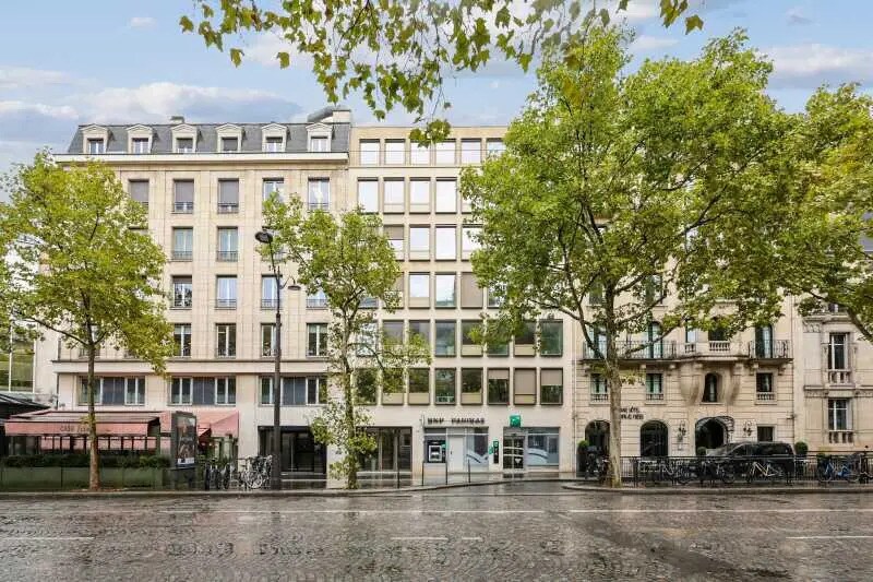 80 Avenue Marceau, Paris à louer - Photo de l’immeuble – Image 1 sur 10