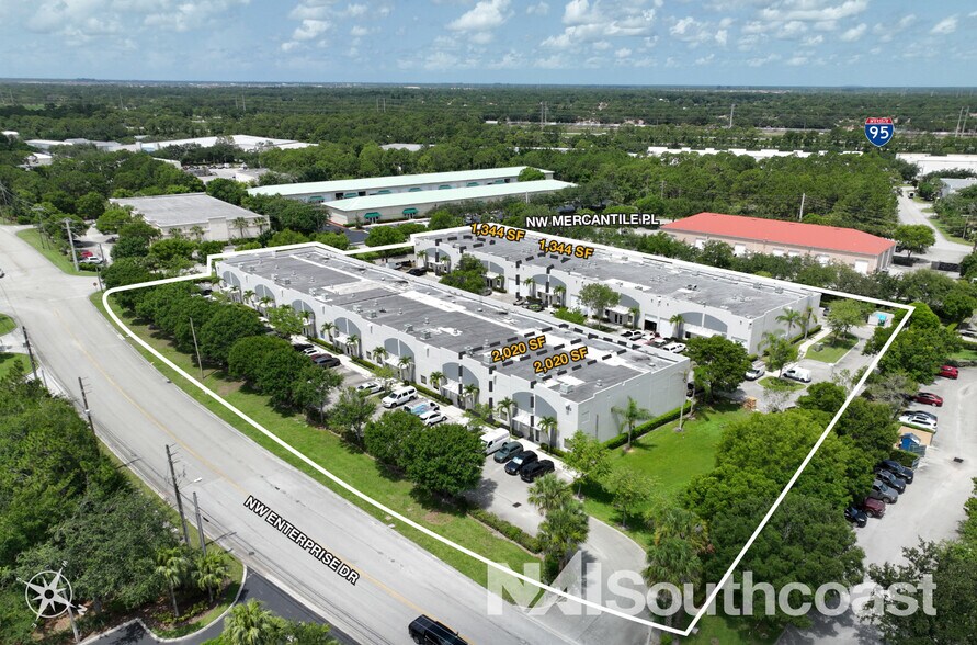 534 Mercantile Pl, Port Saint Lucie, FL à louer - Photo de l’immeuble – Image 1 sur 8