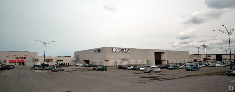 654 Millcreek Mall, Erie, PA à louer - Photo principale – Image 1 sur 13