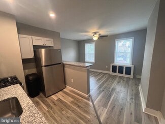 Plus de détails pour 120 W Girard Ave, Philadelphia, PA - Logement à vendre