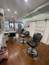 26-17 23rd Ave, Astoria, NY à louer Photo intérieure– Image 2 sur 4