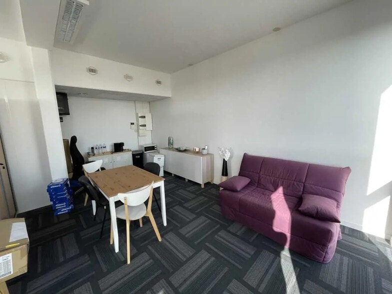 13 Rue Marie Curie, Saint-Sébastien-sur-Loire à louer - Photo de l’immeuble – Image 3 sur 6
