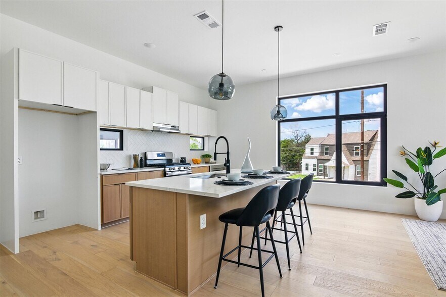426-430 E 8th St, Dallas, TX à vendre - Photo de l’immeuble – Image 3 sur 24