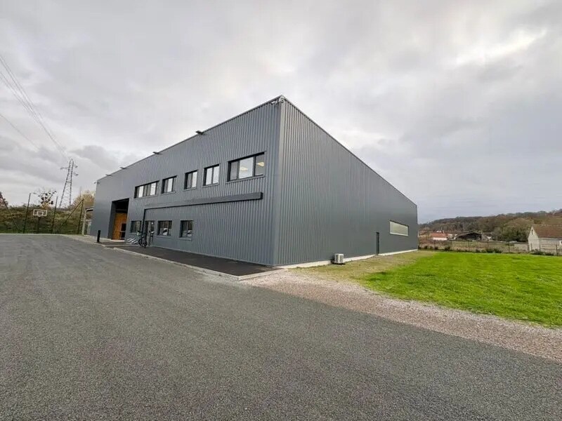 Local d'activités dans Pontpoint à vendre Photo de l’immeuble– Image 1 sur 8