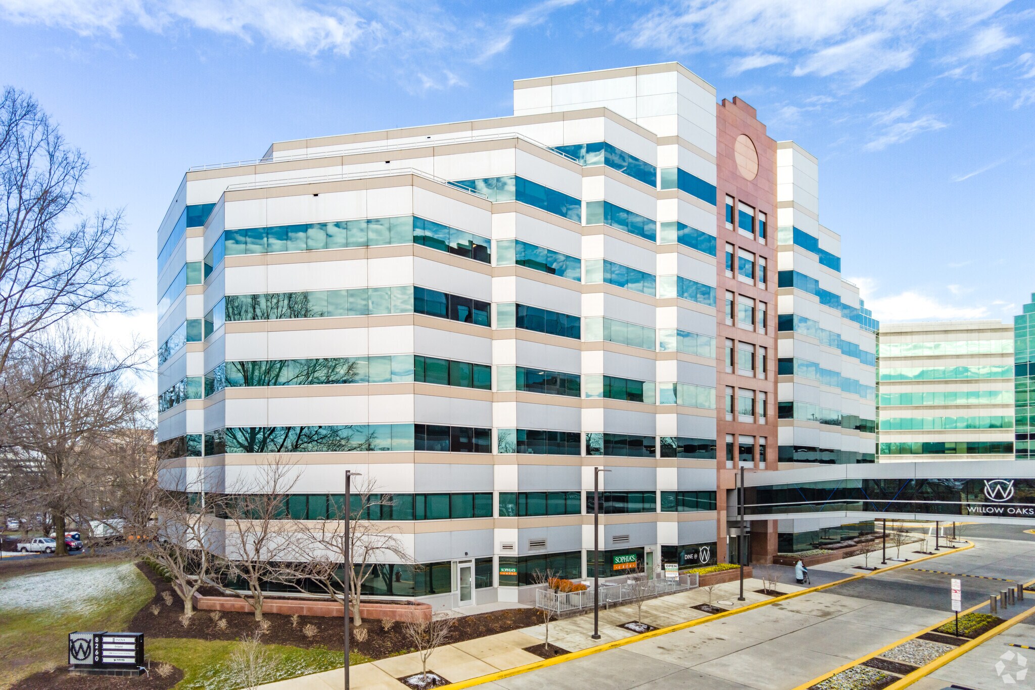 8260 Willow Oaks Corporate Dr, Fairfax, VA à louer Photo principale– Image 1 sur 17