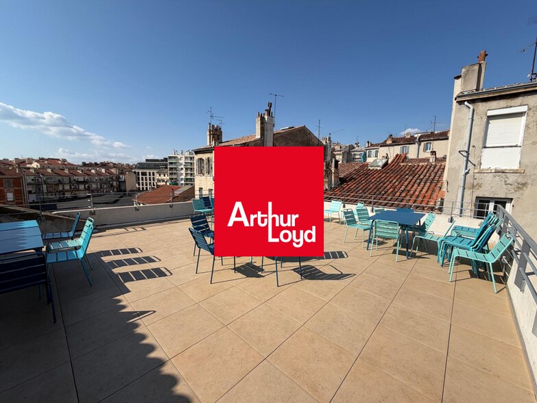 56 Rue De La Joliette, Marseille à louer - Photo de l’immeuble – Image 1 sur 7