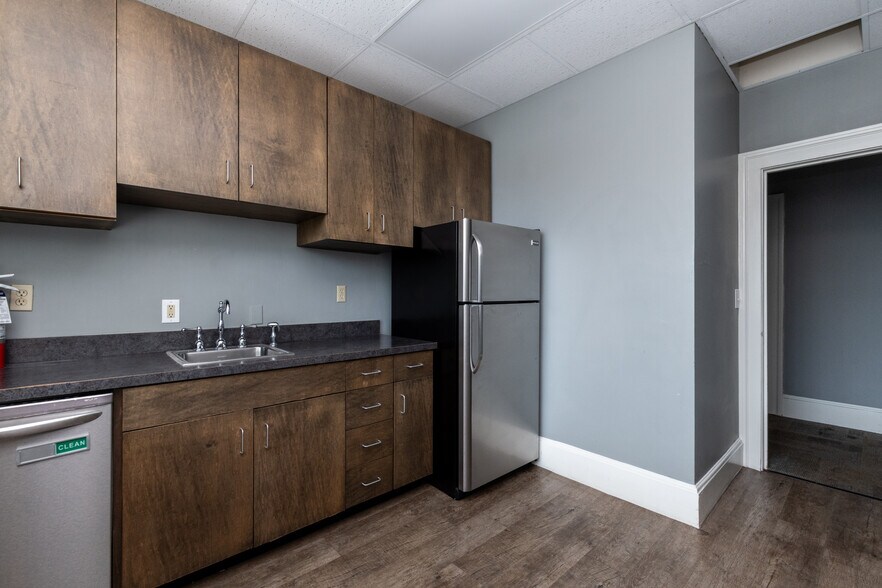 300 E Coffee St, Greenville, SC à vendre - Photo de l’immeuble – Image 3 sur 6