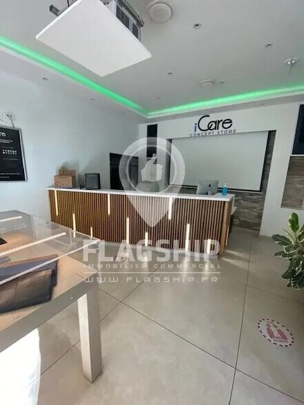 Local commercial dans Paris à louer - Photo de l’immeuble – Image 2 sur 5