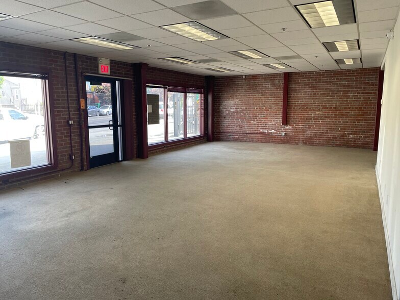 22427 Meekland Ave, Hayward, CA à louer - Photo de l’immeuble – Image 2 sur 13
