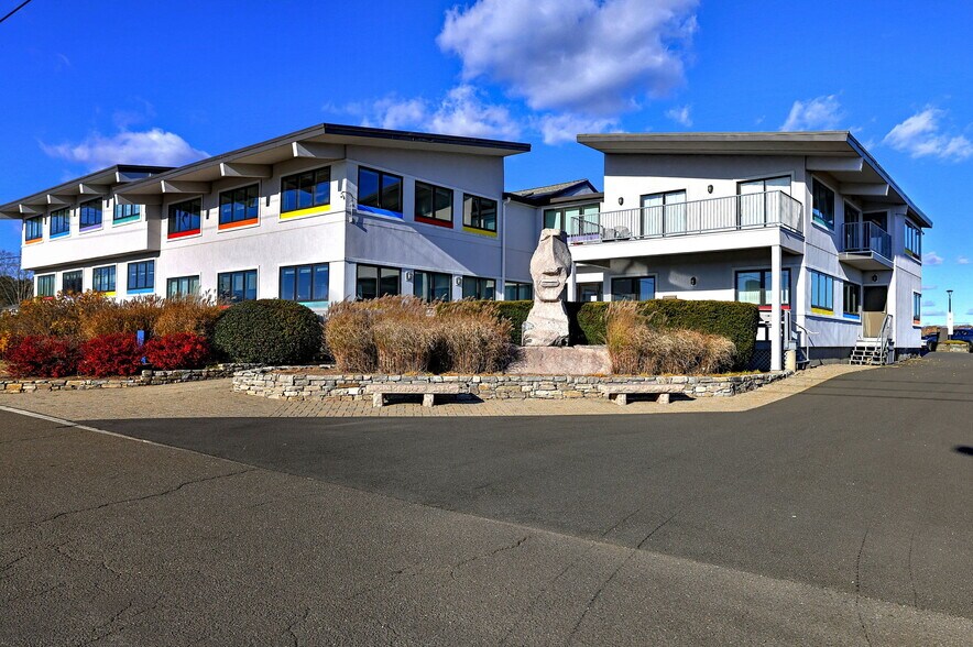 530 Old Whitfield St, Guilford, CT à louer - Photo principale – Image 1 sur 24