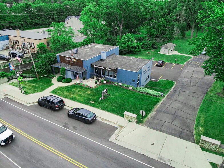 14 E State St, North Aurora, IL à louer - Photo principale – Image 1 sur 4