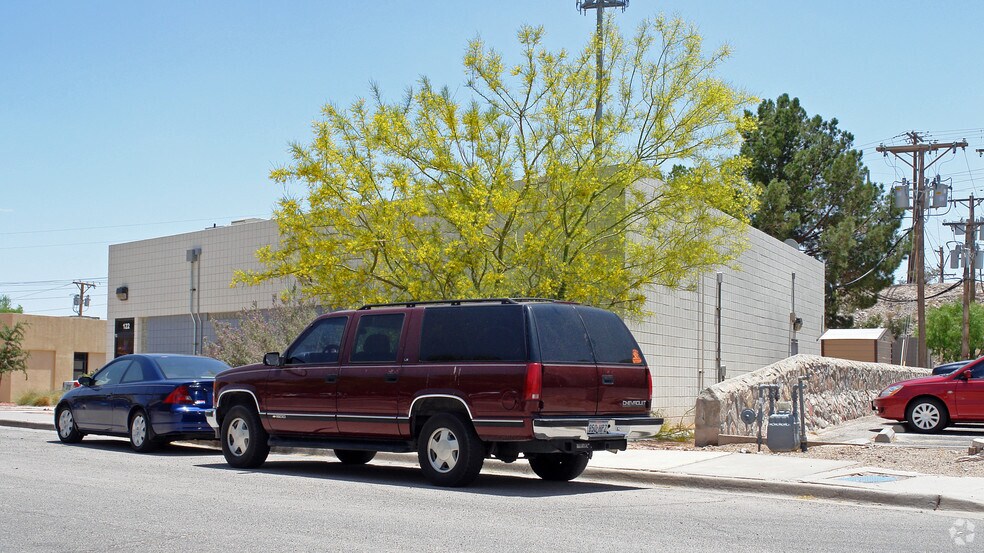 122 W Castellano Dr, El Paso, TX à vendre - Photo de l’immeuble – Image 2 sur 2