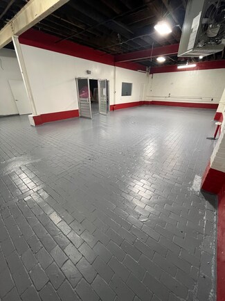 Plus de détails pour 30-66 Review Ave, Long Island City, NY - Industriel/Logistique à louer