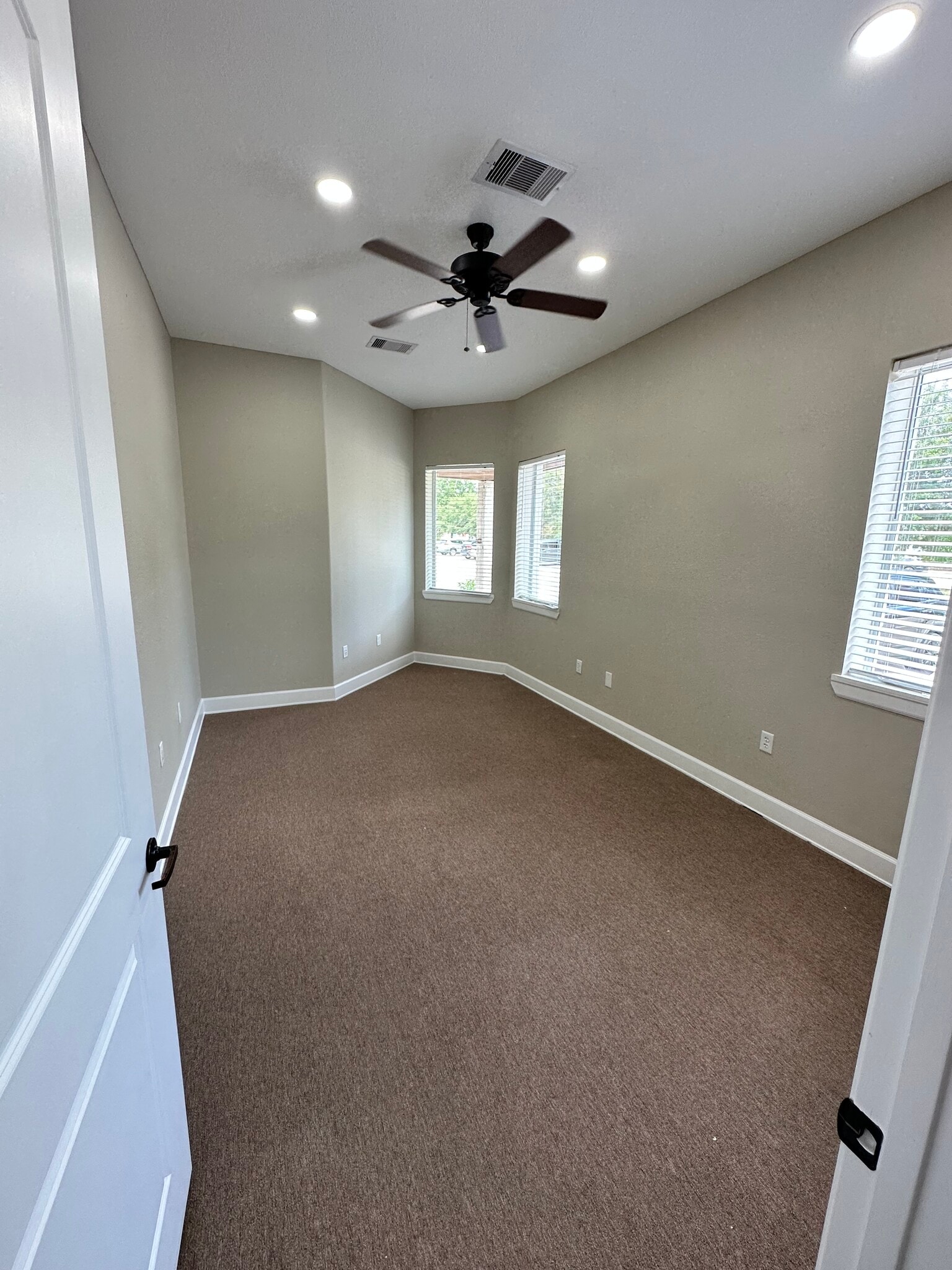 1110 S Friendswood Dr, Friendswood, TX à louer Photo de l’immeuble– Image 1 sur 20