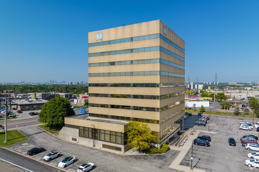 155 Rexdale Blvd, Toronto, ON à vendre - Photo de l’immeuble – Image 3 sur 5