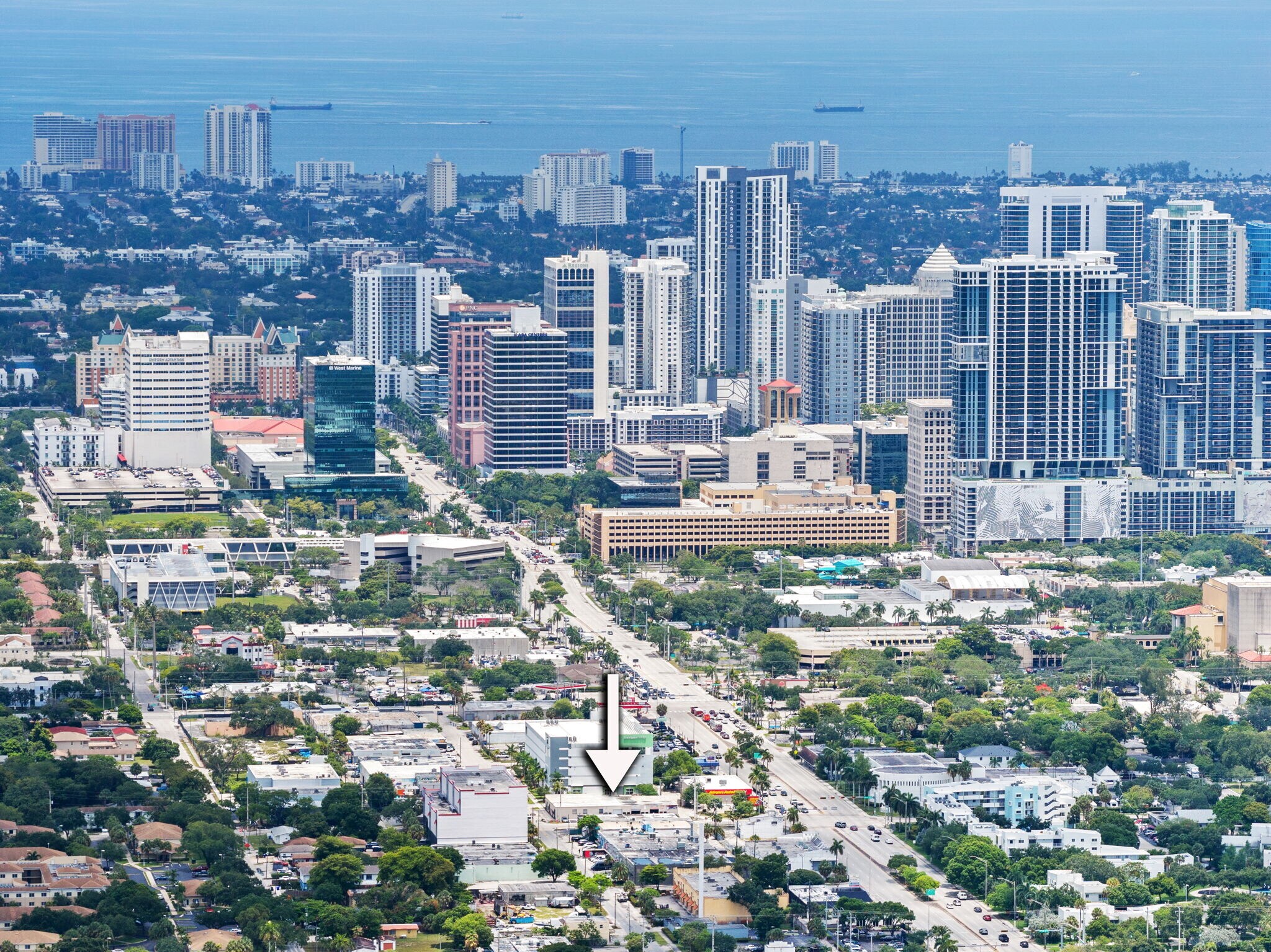 823 NW 1st St, Fort Lauderdale, FL à louer Photo de l’immeuble– Image 1 sur 21