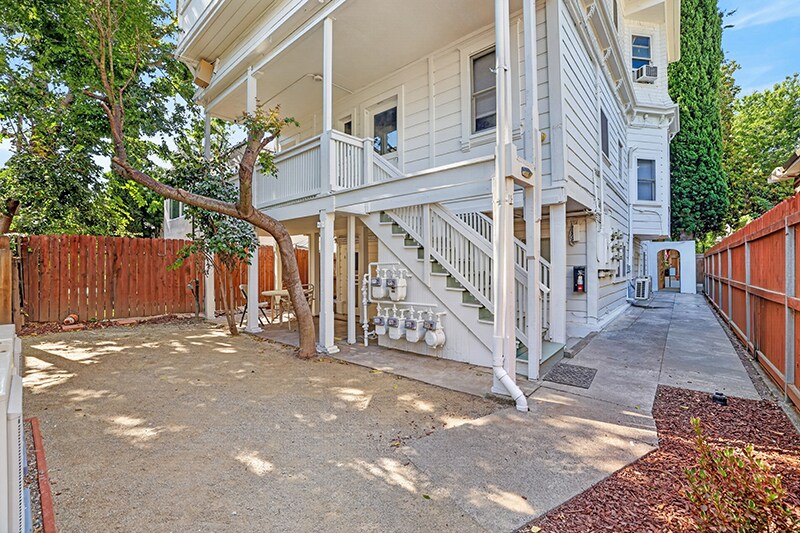 2423 L St, Sacramento, CA à vendre - Photo de l’immeuble – Image 3 sur 25
