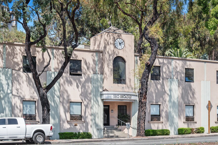 580 Broadway St, Laguna Beach, CA à louer - Photo principale – Image 1 sur 15