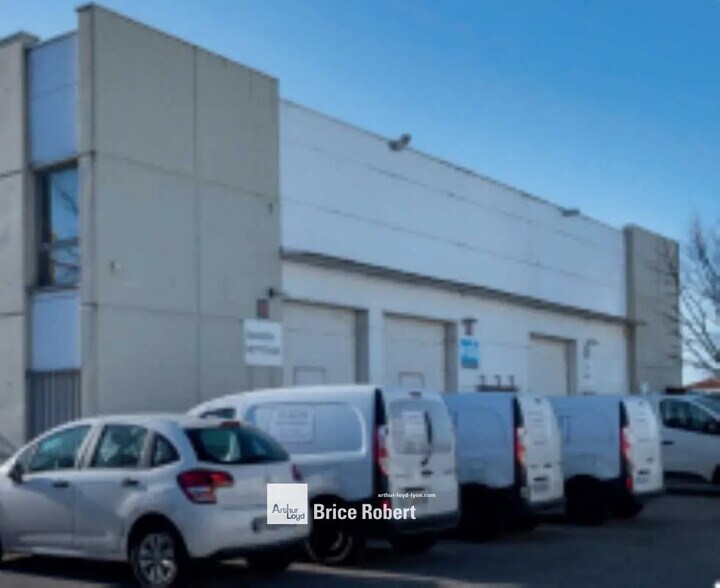 Bureau dans Rillieux-la-Pape à louer - Photo de l’immeuble – Image 1 sur 4