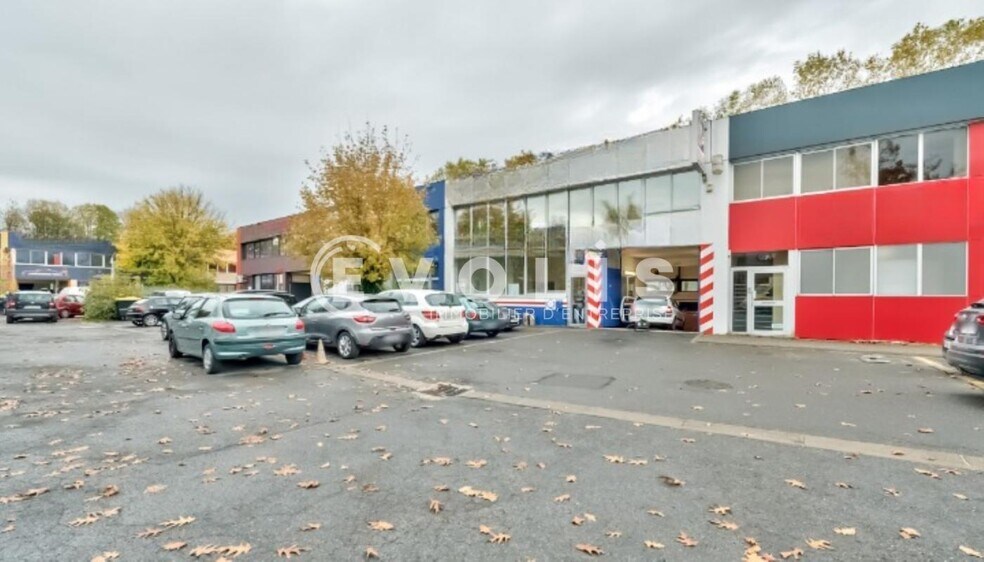 Local d’activités dans Torcy à louer - Photo de l’immeuble – Image 1 sur 4