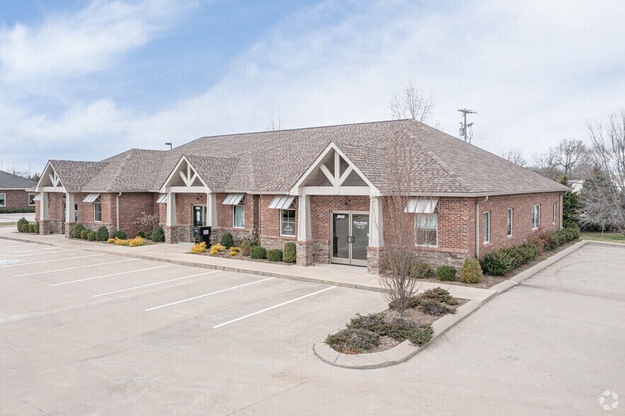 2693 Townsend Ct, Clarksville, TN à louer - Photo de l’immeuble – Image 2 sur 21