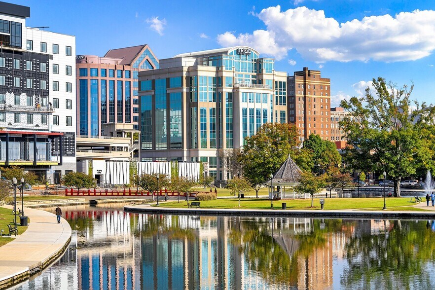 100 Church St SW, Huntsville, AL à louer - Photo de l’immeuble – Image 3 sur 24