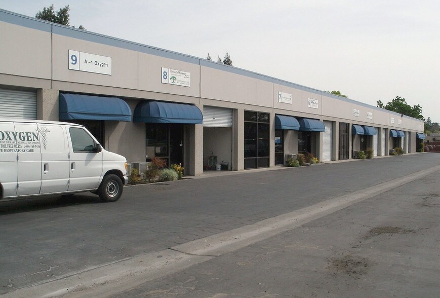 2015 Westwind Dr, Bakersfield, CA à louer - Photo de l’immeuble – Image 3 sur 17