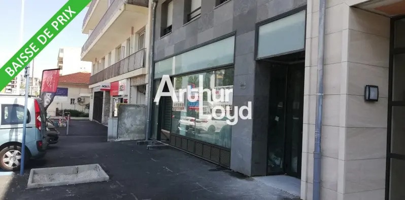 Local commercial dans Cagnes-sur-Mer à louer - Photo de l’immeuble – Image 2 sur 5