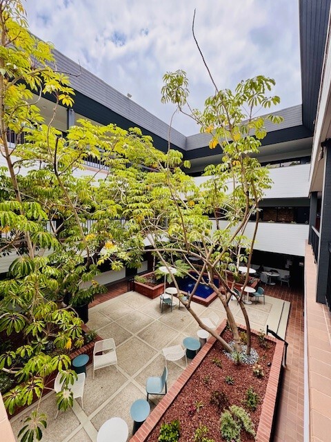 11965 Venice Blvd, Los Angeles, CA à louer Photo intérieure– Image 1 sur 17