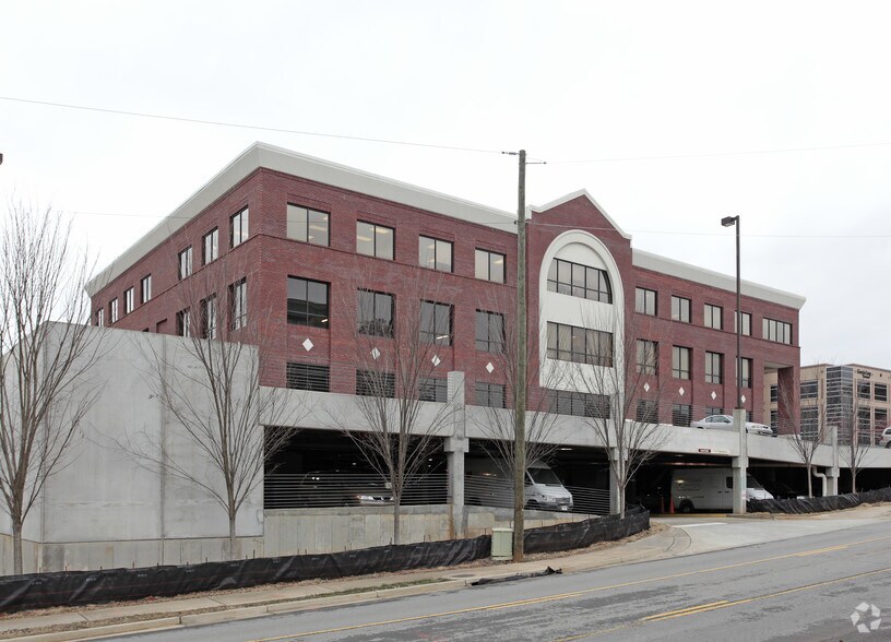355 Tower Rd, Marietta, GA à louer - Photo de l’immeuble – Image 3 sur 5