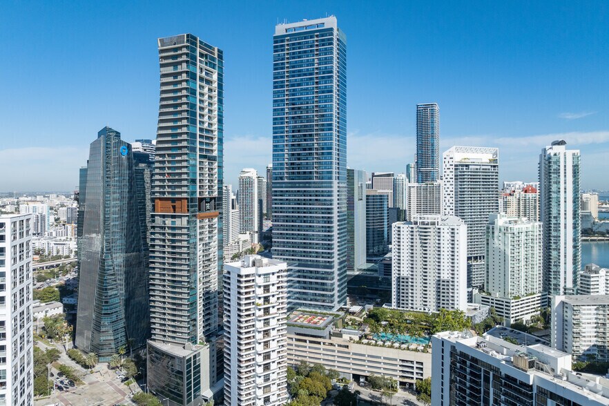 1441 Brickell Ave, Miami, FL à louer - Photo de l’immeuble – Image 2 sur 7