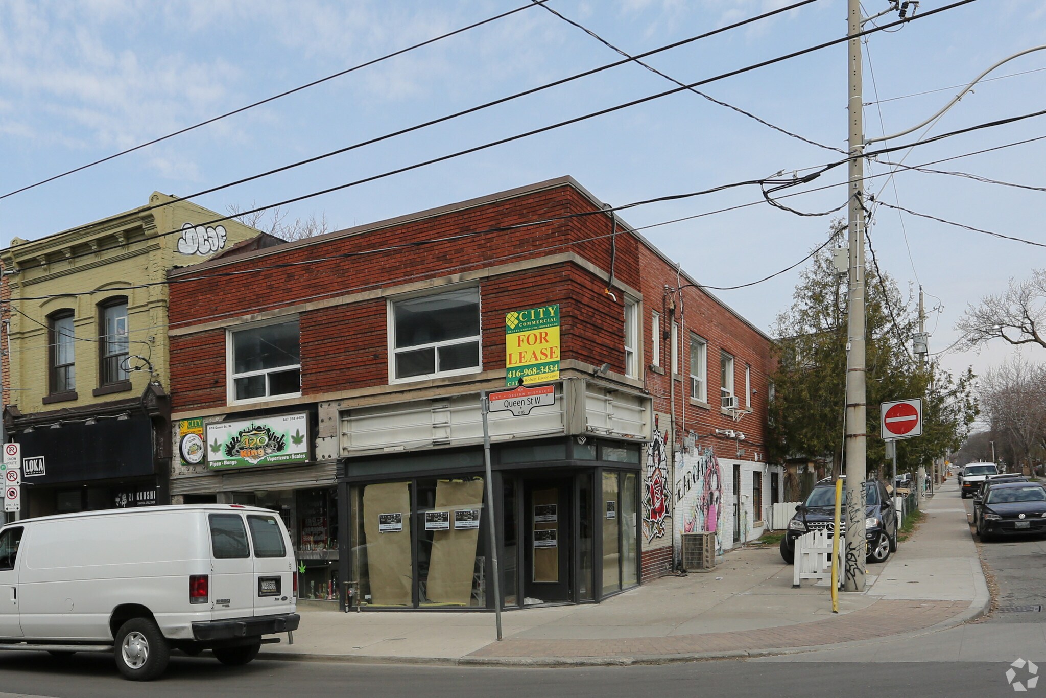616-618 Queen St W, Toronto, ON à louer Photo principale– Image 1 sur 5