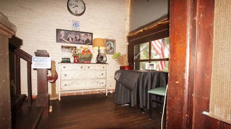 1027 Jackson Ave, Enid, MS à vendre - Photo intérieure – Image 3 sur 11