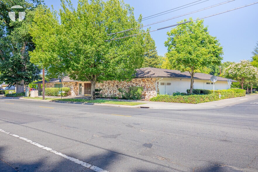 2685 Riverside Blvd, Sacramento, CA à vendre - Photo de l’immeuble – Image 3 sur 32