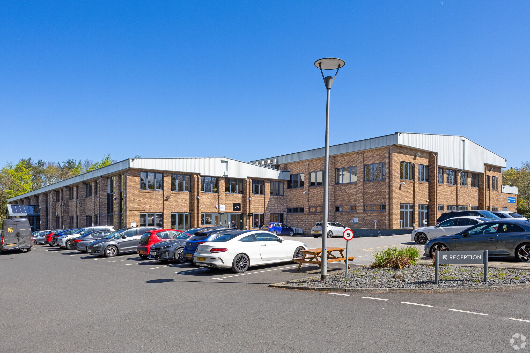 1 Cardale Park, Harrogate à louer Photo principale– Image 1 sur 15