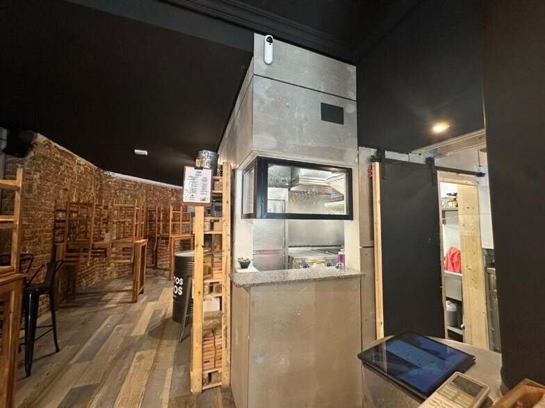 Local commercial dans Madrid, Madrid à louer - Photo de l’immeuble – Image 2 sur 4